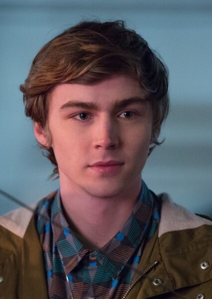 Miles Heizer photo