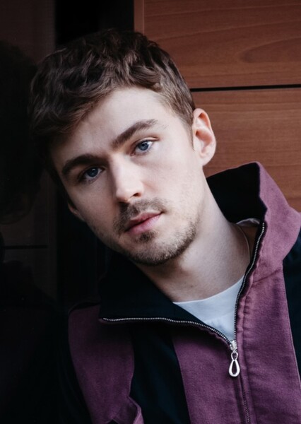 Miles Heizer photo