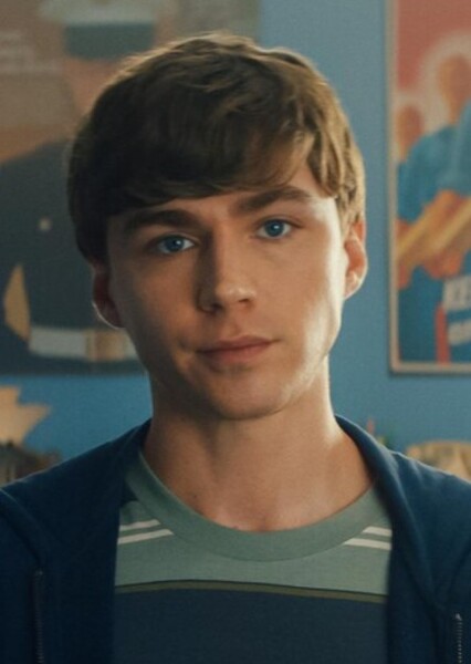 Miles Heizer photo