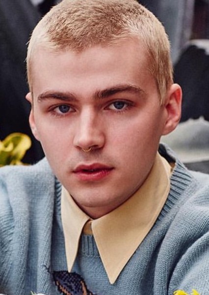 Miles Heizer photo