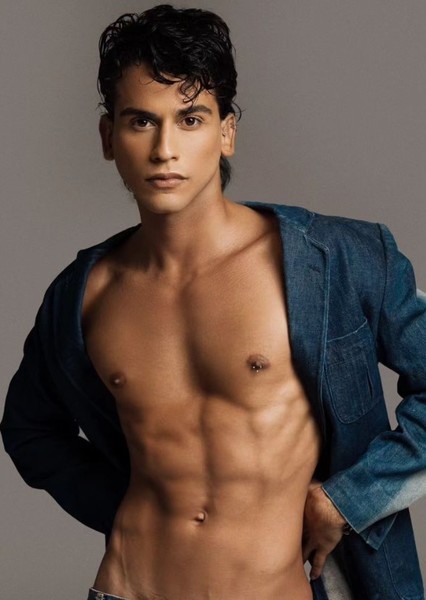 Miles Santiago
