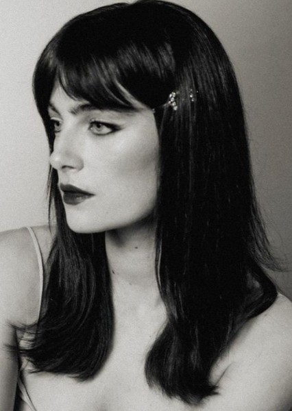 Millie Brady photo