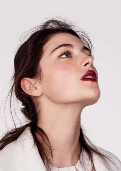 Millie Brady photo