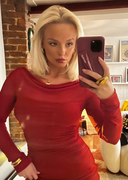 Millie Gibson photo