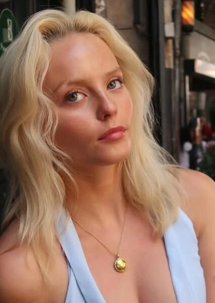 Millie Gibson photo