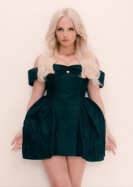 Millie Gibson photo