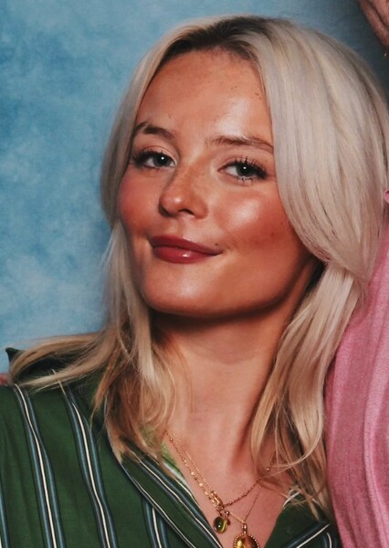 Millie Gibson photo