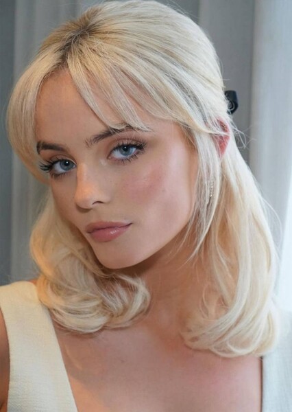 Millie Gibson photo