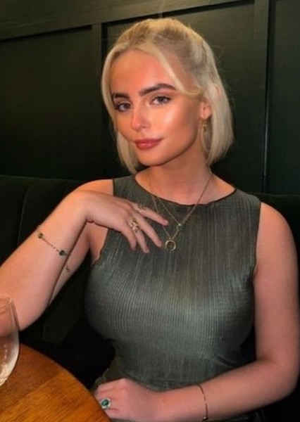 Millie Gibson photo