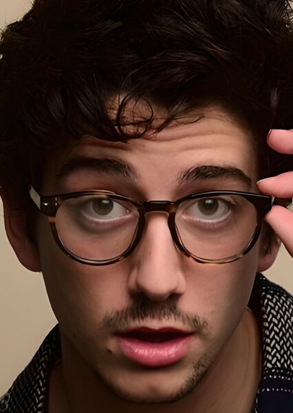 Milo Manheim photo
