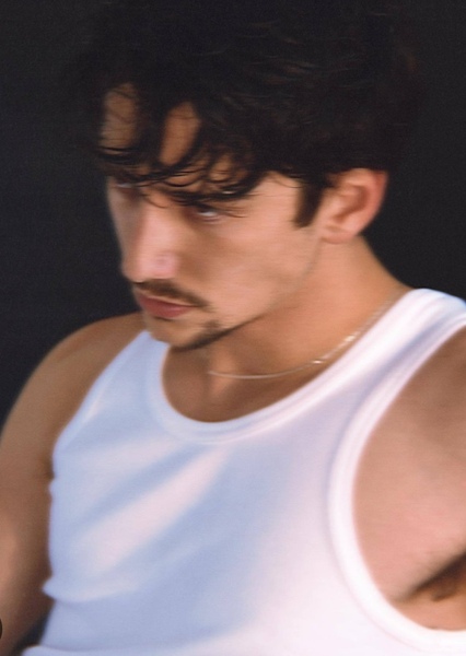 Milo Manheim photo
