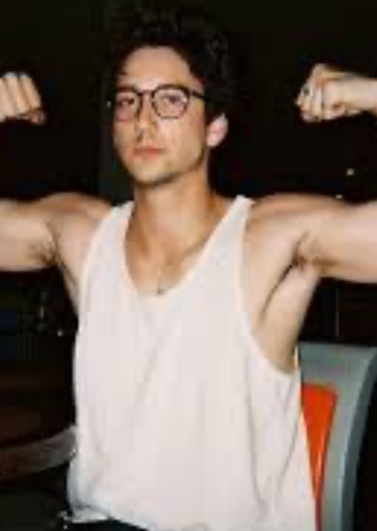 Milo Manheim photo