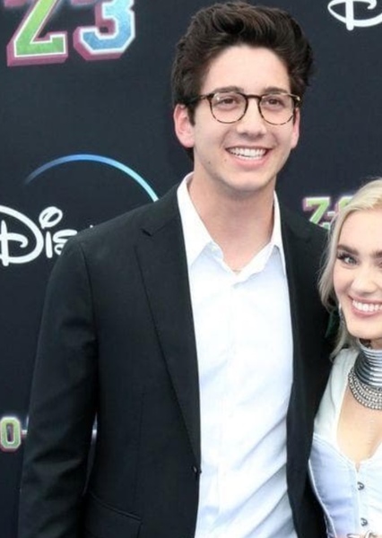Milo Manheim photo