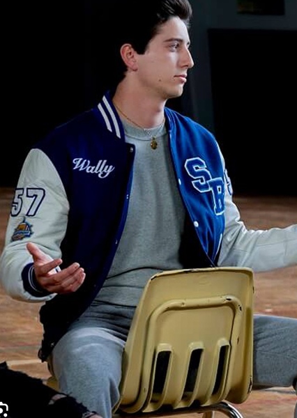 Milo Manheim photo