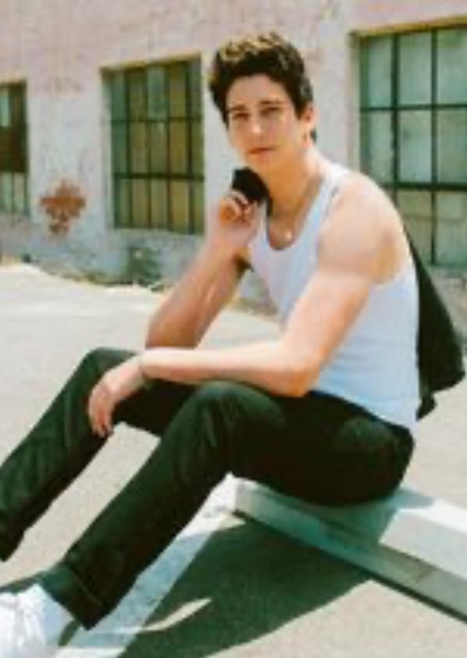 Milo Manheim photo