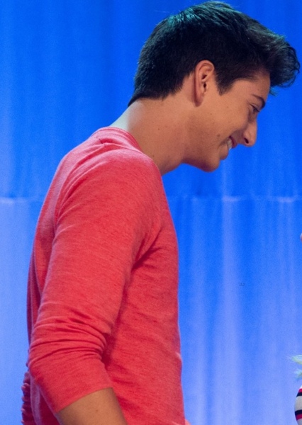 Milo Manheim photo
