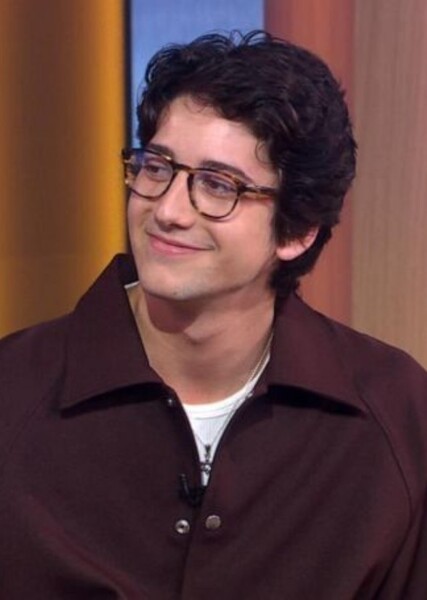 Milo Manheim photo