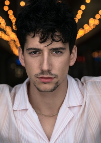 Milo Manheim photo