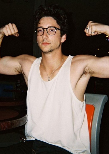 Milo Manheim photo