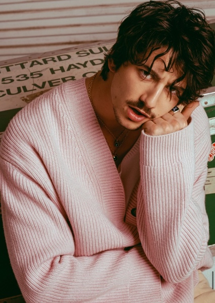 Milo Manheim photo