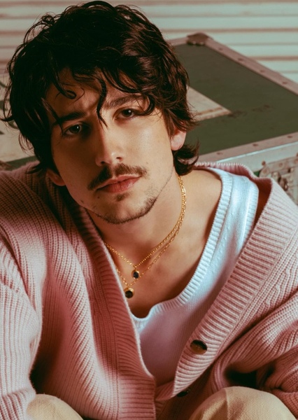Milo Manheim photo