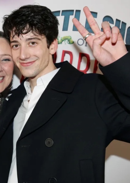 Milo Manheim photo