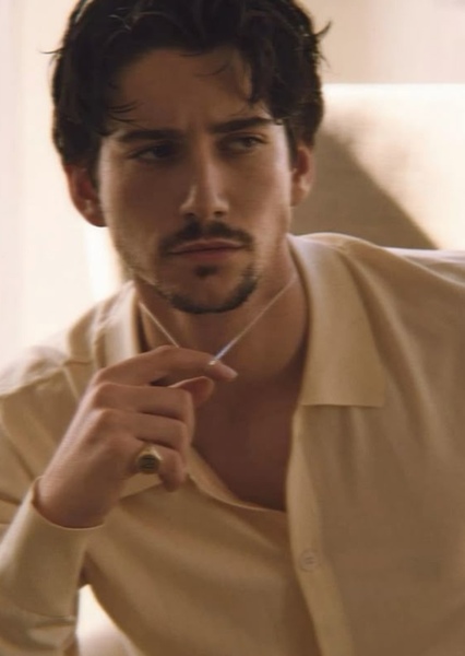 Milo Manheim photo