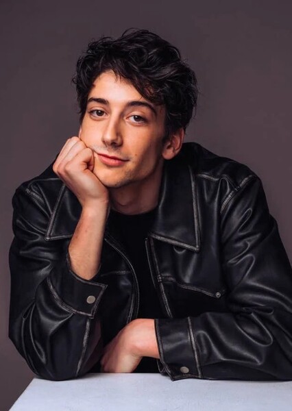 Milo Manheim photo