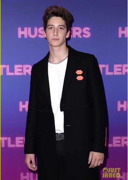 Milo Manheim photo