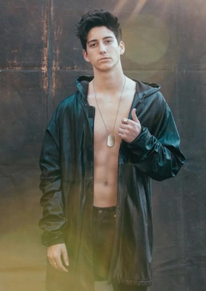 Milo Manheim photo
