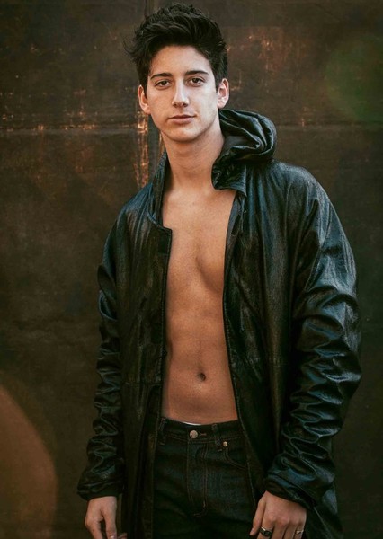 Milo Manheim photo