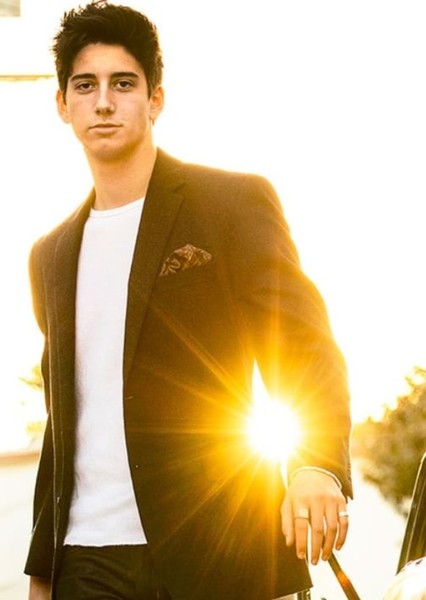 Milo Manheim photo