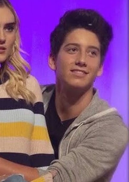 Milo Manheim photo