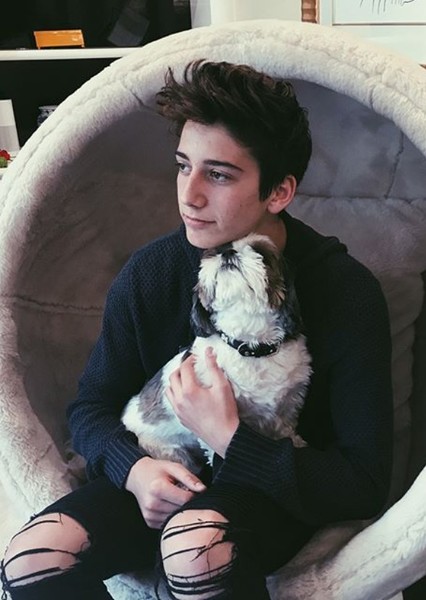 Milo Manheim photo