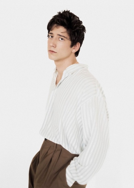 Milo Manheim photo