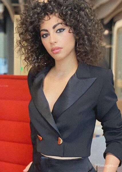 Mina El Hammani photo