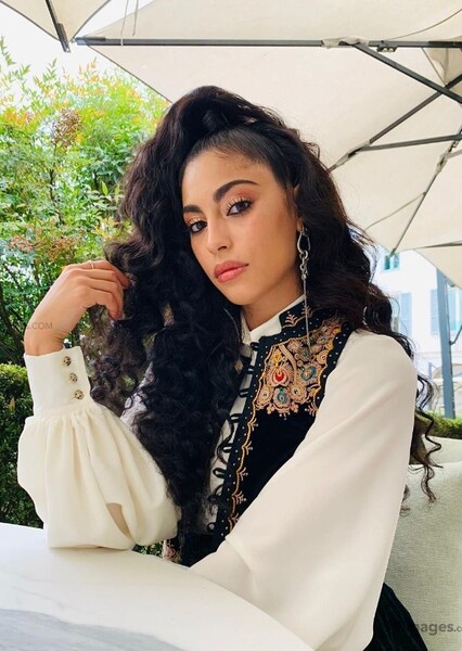 Mina El Hammani photo