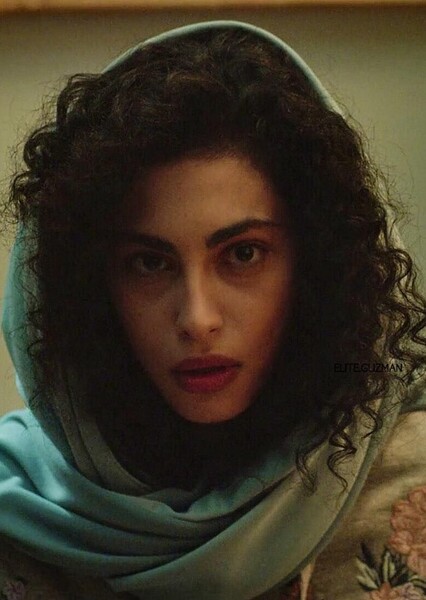 Mina El Hammani photo