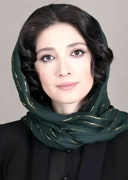 Mina Sadati photo