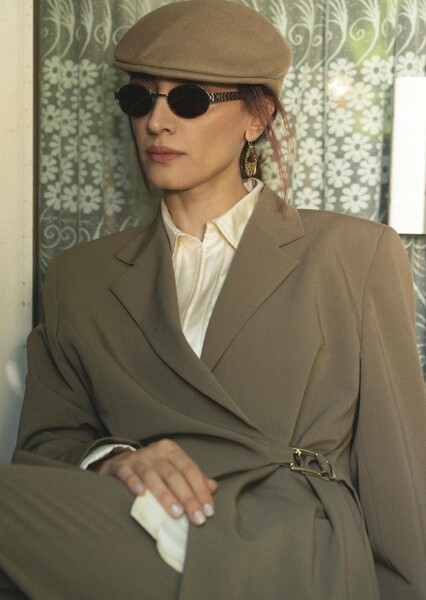Mina Sadati photo