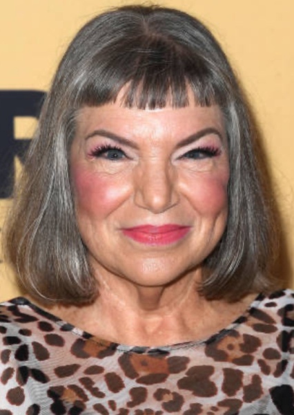 Mindy Cohn photo
