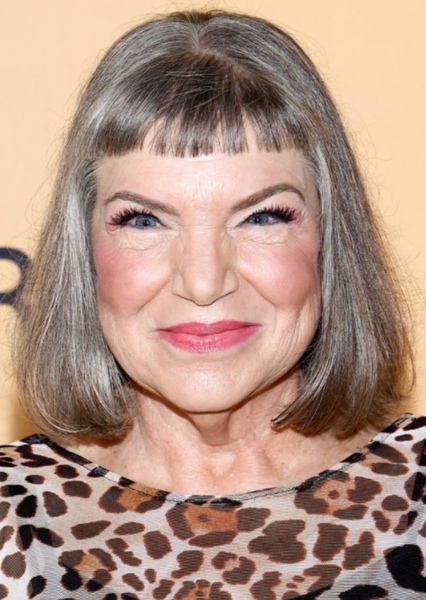 Mindy Cohn photo