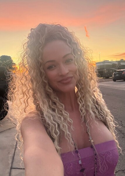 MINDY ROBINSON