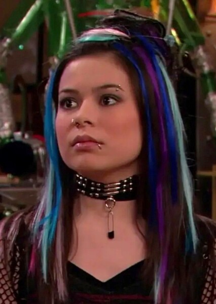 Miranda Cosgrove photo