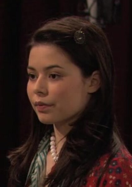 Miranda Cosgrove photo