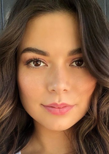 Miranda Cosgrove photo