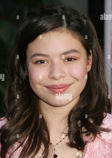 Miranda Cosgrove photo