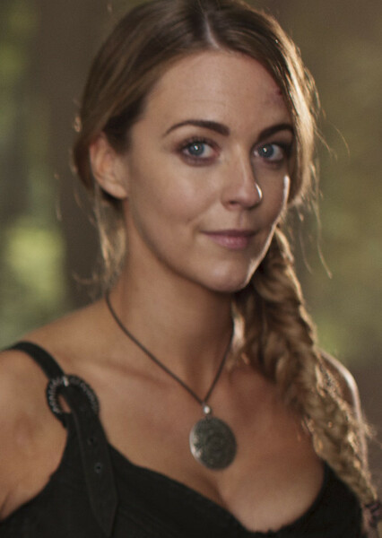 Miranda Raison photo