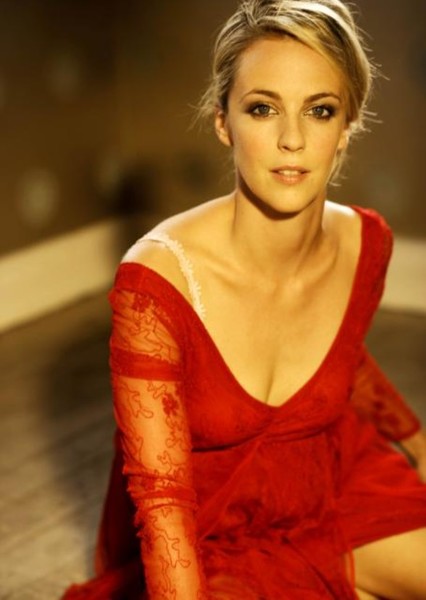 Miranda Raison photo