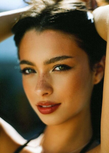Mishka Silva photo